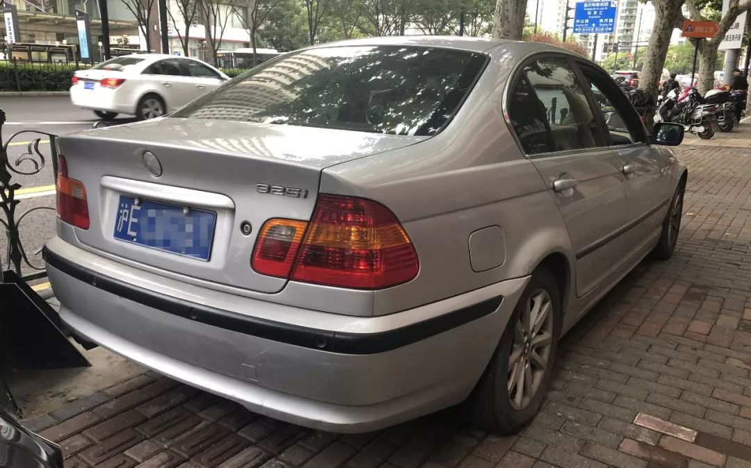 走近科学 这台宝马为何一锁车就全车报警 省心侠养车 汽车养护主营轮胎机油电瓶汽车保养汽车美容 走近科学 这台宝马为何一锁车就全车报警 省心侠养车 汽车养护主营轮胎机油电瓶汽车保养汽车美容